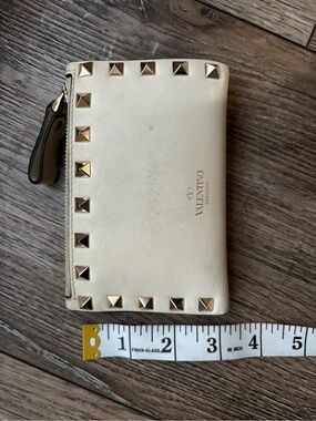 Valentino Garavani Beige Rockstud Zip Coin & Card Case Pouch Wallet